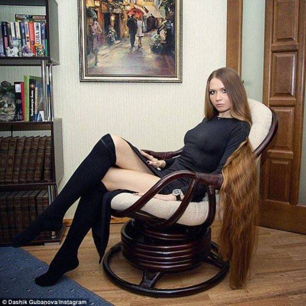 بالصور..روسية صاحبة أطول شعر