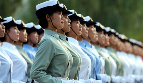 بالصور - شاهد مجندات الجيش الصيني ... أخر أناقة ونظام