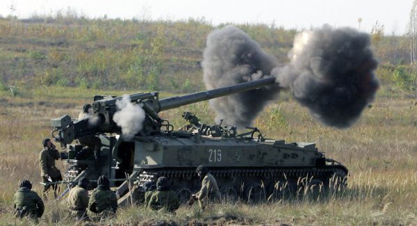 "إله الحرب" مدفع روسي مخيف يطيح بـ100 شخص بضربة واحدة