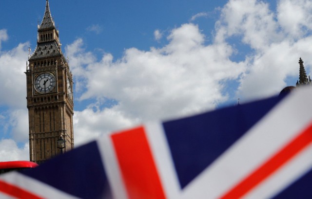البرلمان البريطاني يوافق على إجراء انتخابات مبكرة في 8 حزيران المقبل