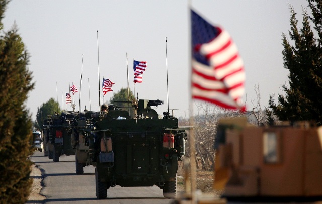 تناغم بين أمريكا وداعش في الرقة بعد سيطرة الأكراد على المدينة.. الى أين ينقل الأمريكان الارهابيين؟