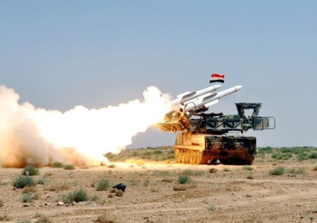 الجيش السوري: الدفاعات الجوية تصدت لطائرة إسرائيلية وأصابتها إصابة مباشرة