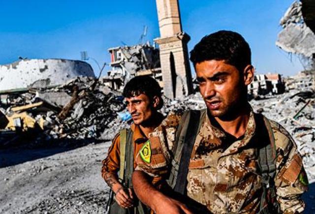 الجيش يحاصر «داعش» داخل دير الزور  والرقة خالية من داعش
