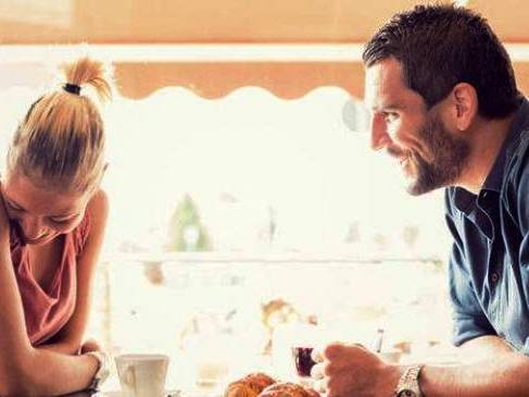7 علامات إن لاحظتها في الموعد الأول مع شريكك يجب أن تُنهِي العلاقة