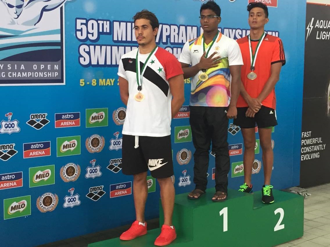 لاعب منتخب سورية للسباحة أيمن كلزية يحرز برونزيتين في بطولة ماليزيا المفتوحة