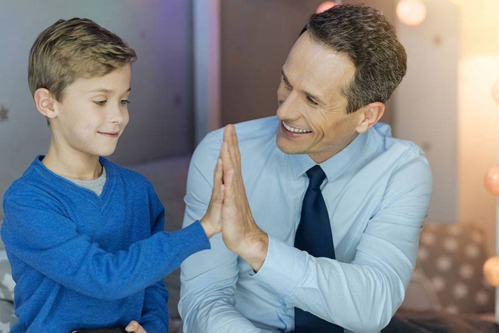 دراسة تكشف دور الأب في تعزيز أداء أطفاله في المدرسة!
