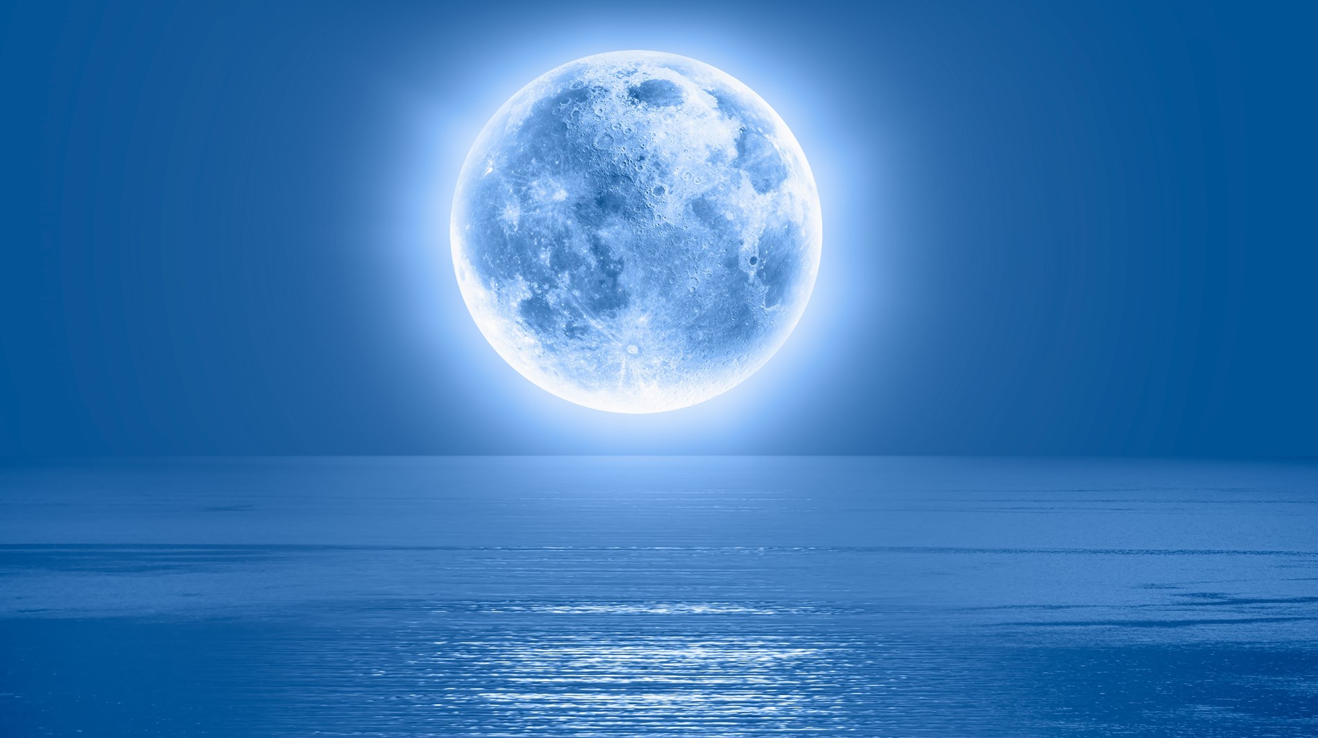 الأرض تستضيف القمر الأزرق.. في هذا التاريخ!
