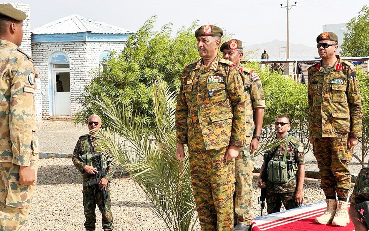 اقتتال عنيف في الخرطوم.. ومندوب أمريكي إلى تشاد
