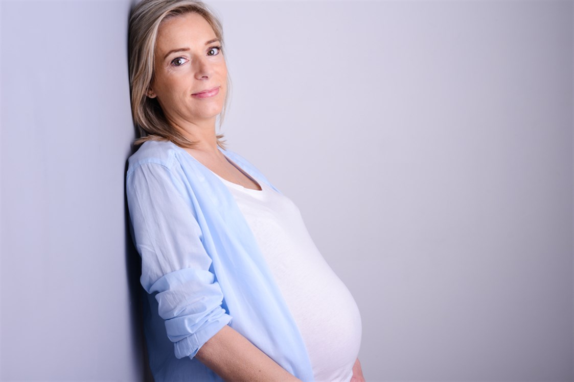 إمكانية الحمل للمرأة بعد الأربعين .. وفقاً لطبيبة نسائية؟
