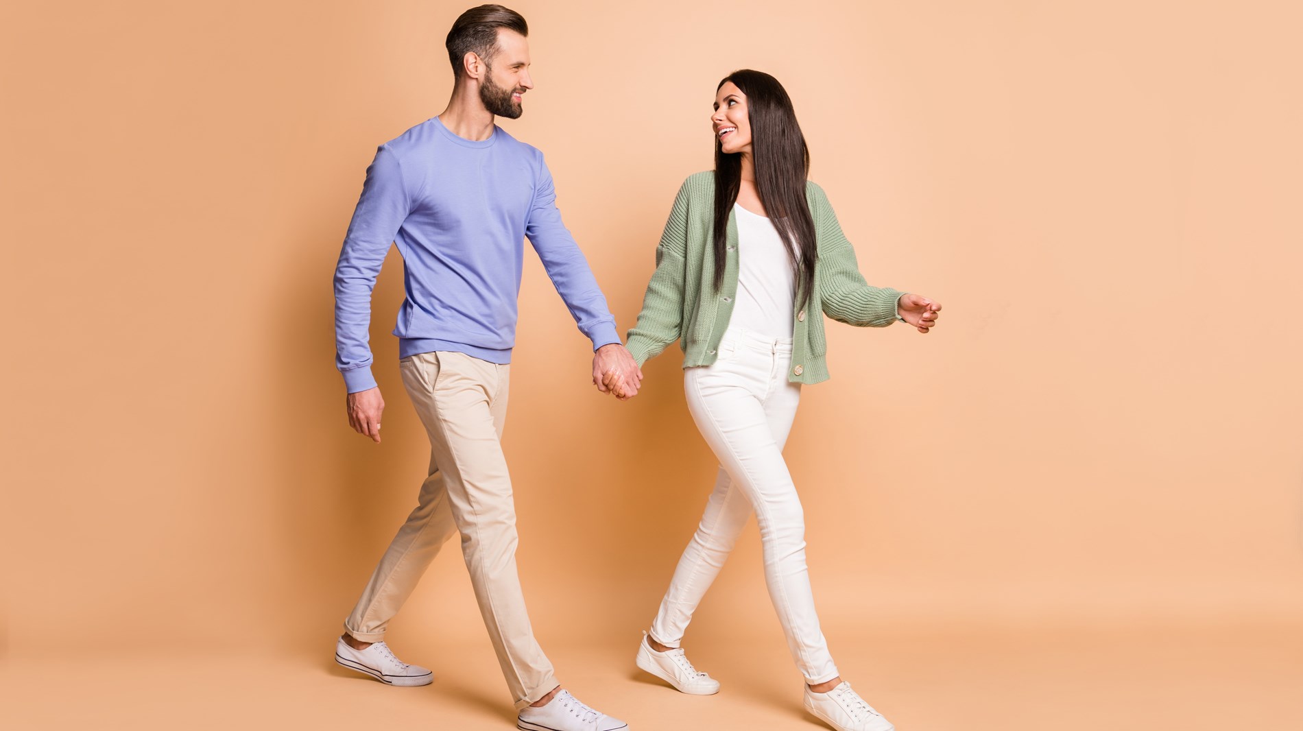 كيف تحافظين على اهتمام شريككِ.. وتجعلينه ملكك إلى الأبد؟
