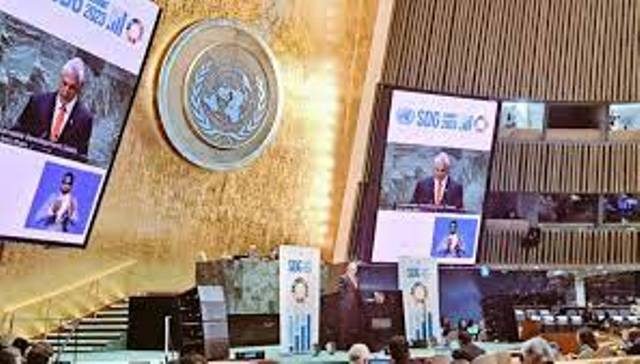 الرئيس الكوبي من الأمم المتحدة: علينا العمل للوصول إلى نظام عالمي جديد
