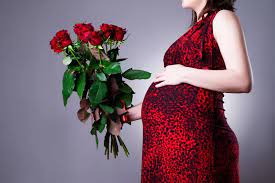 أفكار للاحتفال بيوم الحب عندما تكونين حاملاً
