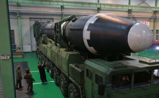 سيئول تكشف أن صاروخ كيم الجديد قادر على قطع مسافة تزيد عن 13000 كم!