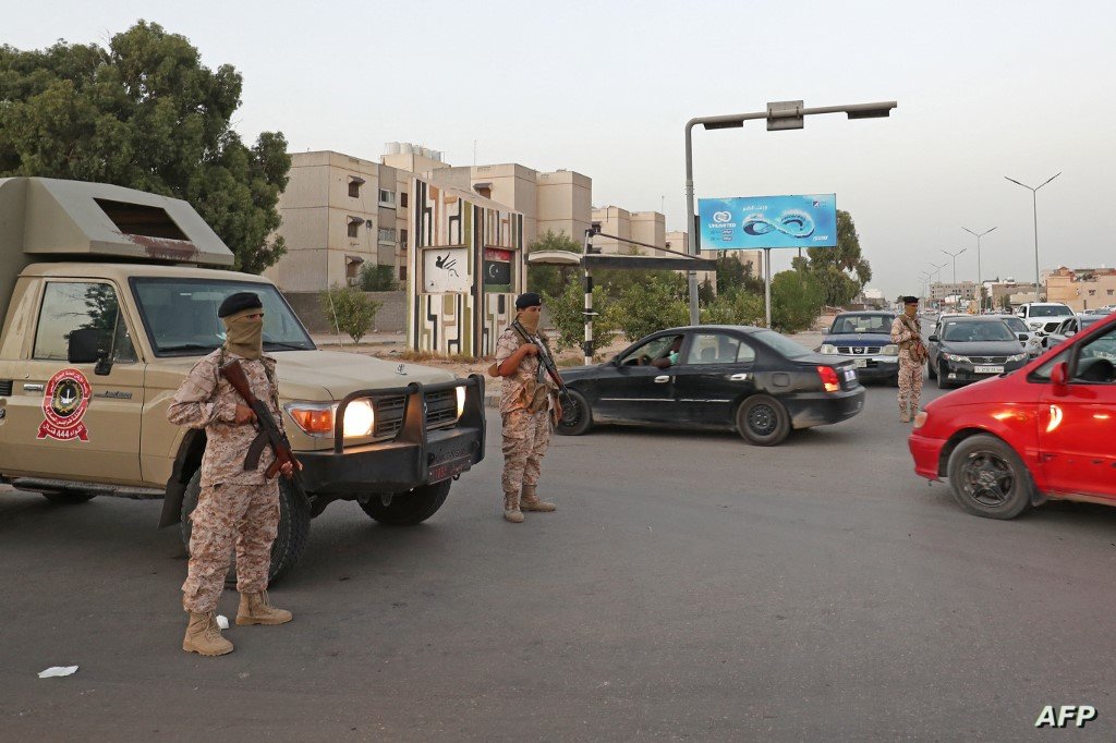 اشتباكات وإطلاق نار كثيف وسط العاصمة الليبية طرابلس