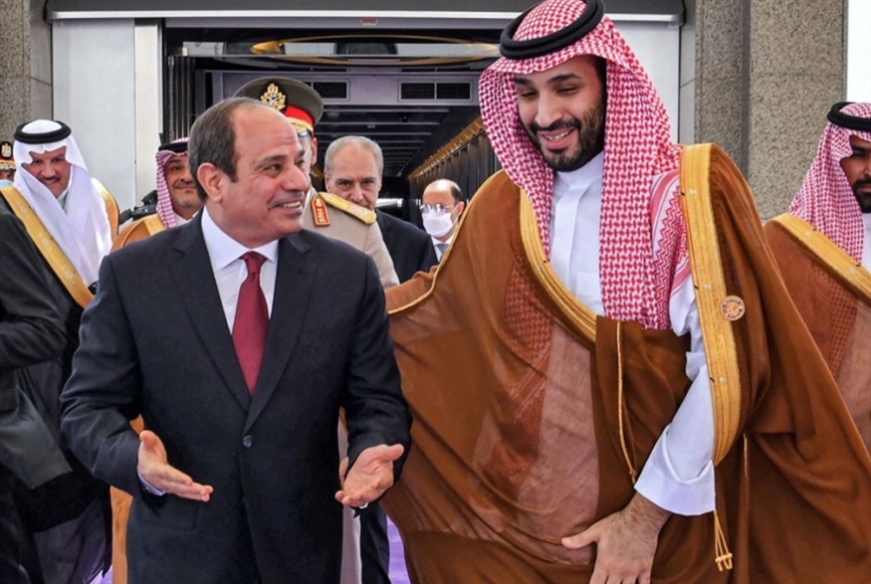 السيسي يتوجّه إلى السعوديّة وسط ضغوط ماليّة وإعادة ترتيب للعلاقات الإقليميّة
