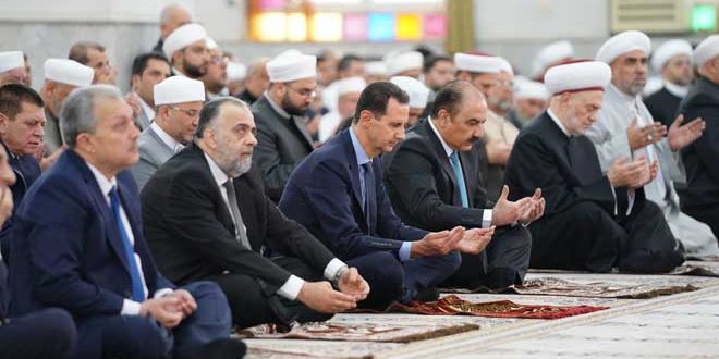 الرئيس الأسد يؤدي صلاة عيد الفطر السعيد في جامع الحسن بدمشق
