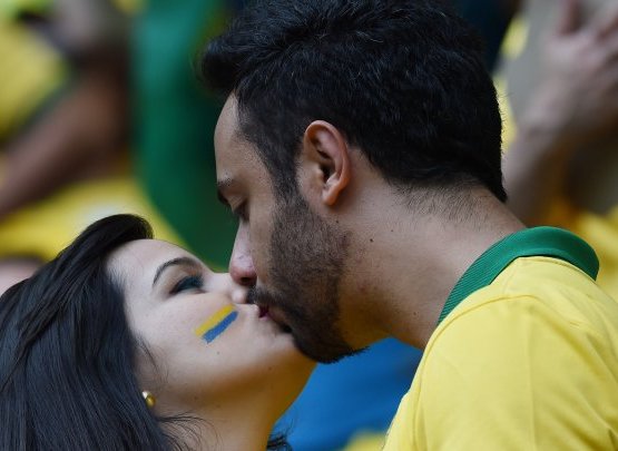 وضع جدول لقاء لاعبي البرازيل بزوجاتهم خلال المونديال