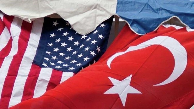 تركيا في مأزق أمام واشنطن وموسكو في سورية.. ما السبب؟


