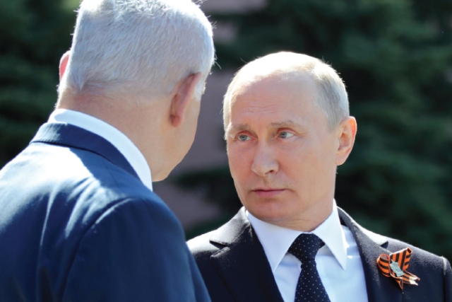 نتنياهو في موسكو لاسترضاء بوتين.. وإعلامه يؤكد إخفاقه في سورية