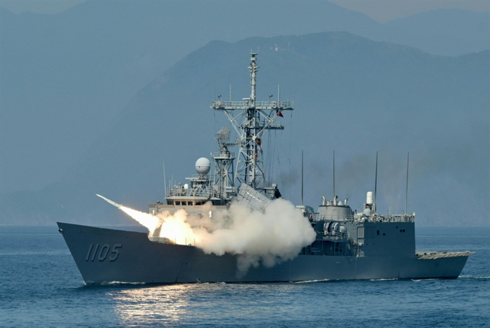بكين تحذّر واشنطن من «دفع الثمن» إذا زارت بيلوسي تايوان... و«تأهّب» للسفن الأميركية
