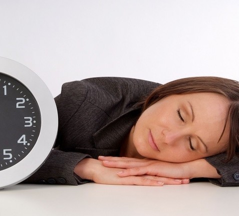 باحثون يكتشفون سر حاجة البعض لـ6 ساعات نوم فقط