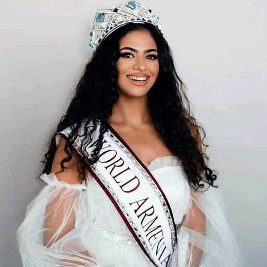 ملكة جمال أرمينيا السورية ميرنا بزديكيان تستعد للمشاركة “بملكة جمال العالم”
