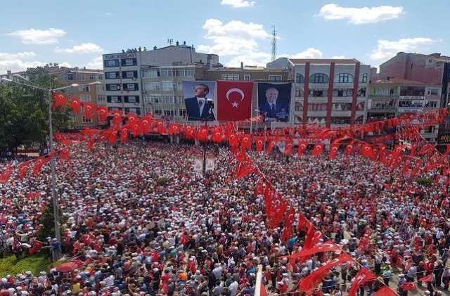 الأتراك يدلون بأصواتهم اليوم في انتخابات رئاسية وبرلمانية مبكرة