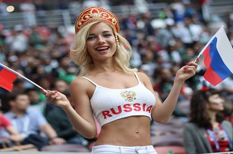 صحيفة إنجليزية تختار الروسية “ناتاليا نيمشينوفا” أجمل مشجعة في المونديال
