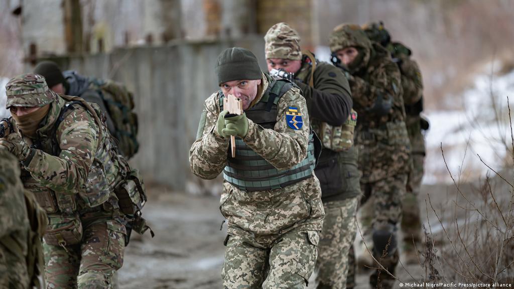 الغرب بعد عام من الحرب في أوكرانيا: لا خطط سوى التّصعيد
