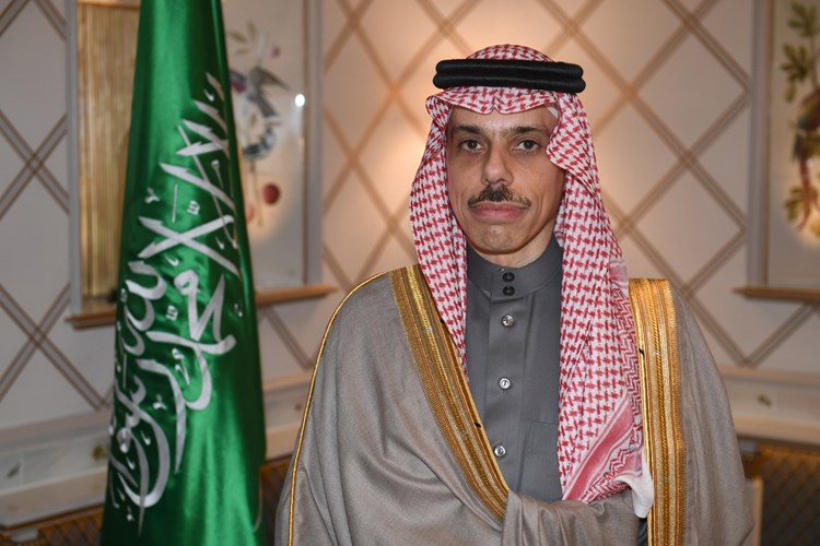 وزير الخارجية السعودي: لا بدّ من الحوار مع دمشق
