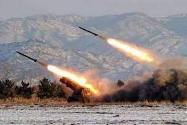 عشية مناورات أميركية على حدودها.. كوريا الشمالية تطلق صاروخين استراتيجيين

