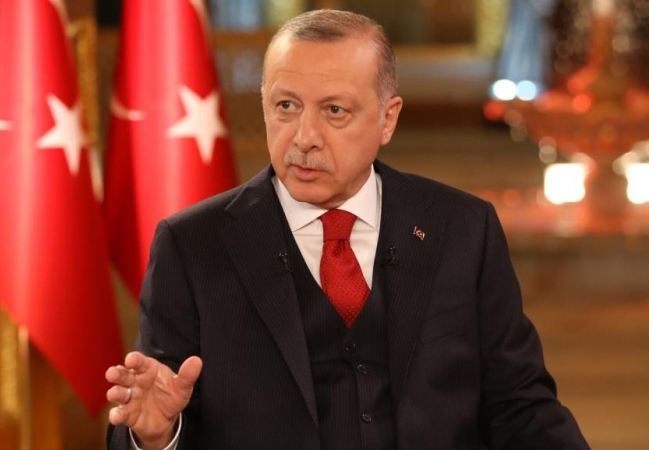 كاتبة تركية تحذر: عدوان أردوغان يقود اقتصادنا للخطر