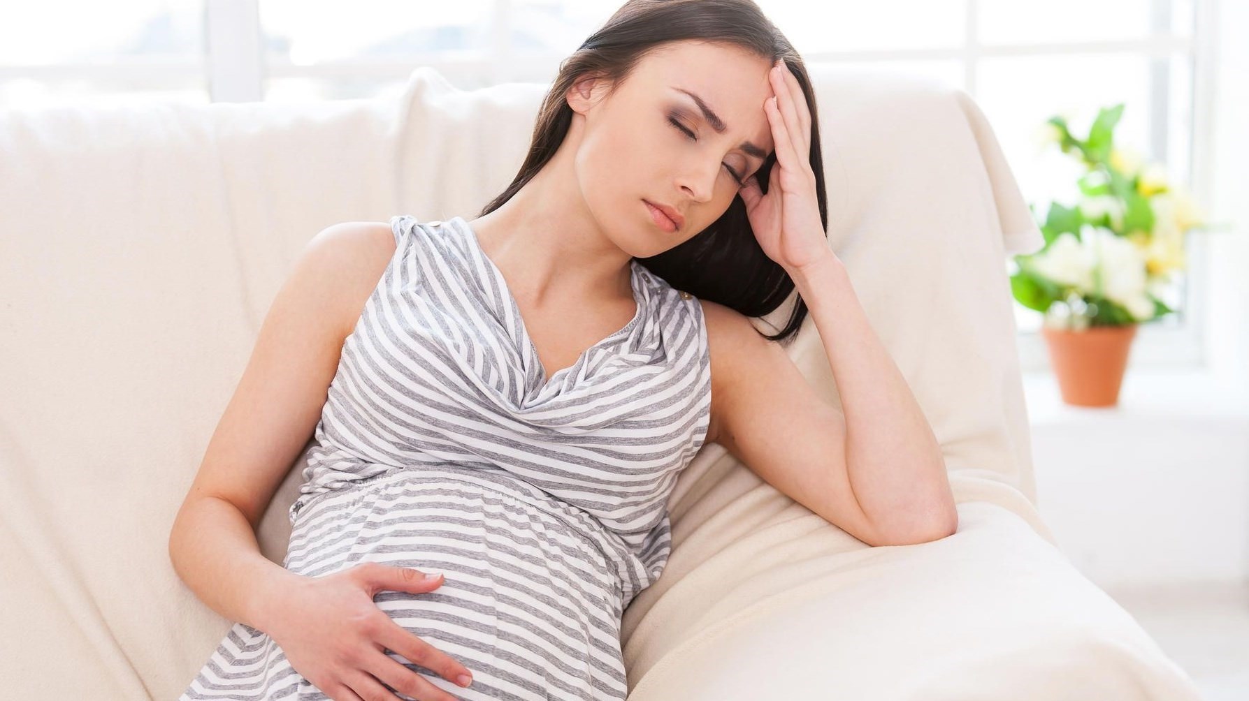 أثناء الحمل.. 5 طرق لتخفيف آلام الظهر والرقبة
