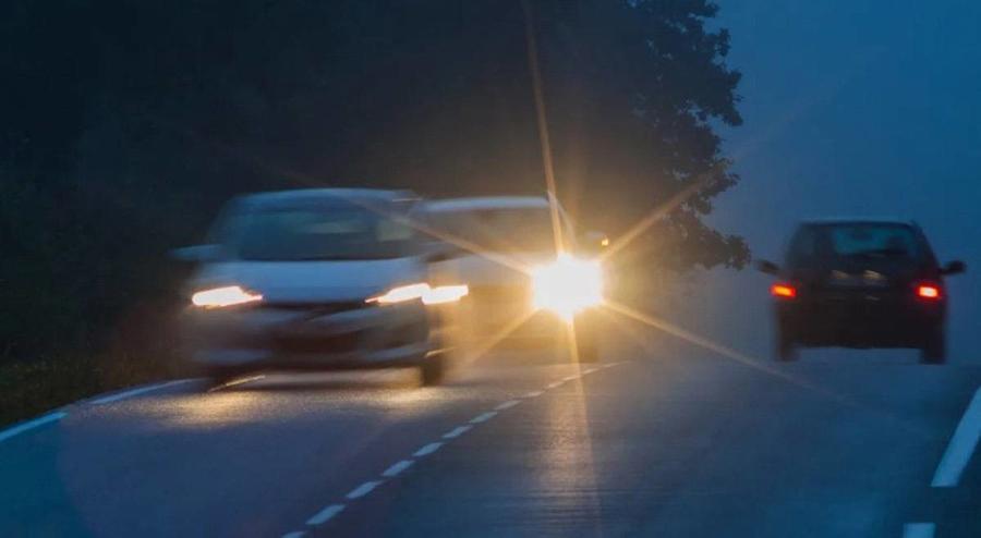 أنواع الأضواء في السيارة، واستخداماتها
