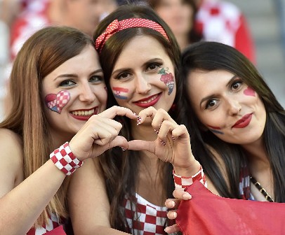 مشجعات كرواتيا الأكثر جمالاً وإثارة في كأس العالم روسيا 2018