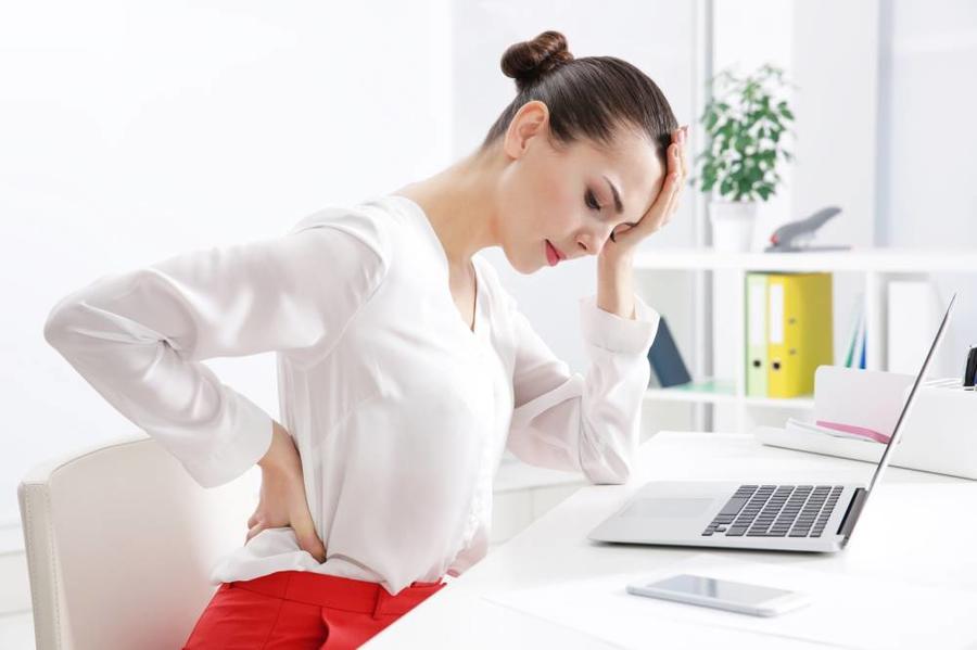 أسباب ألم منتصف الظهر عند النساء