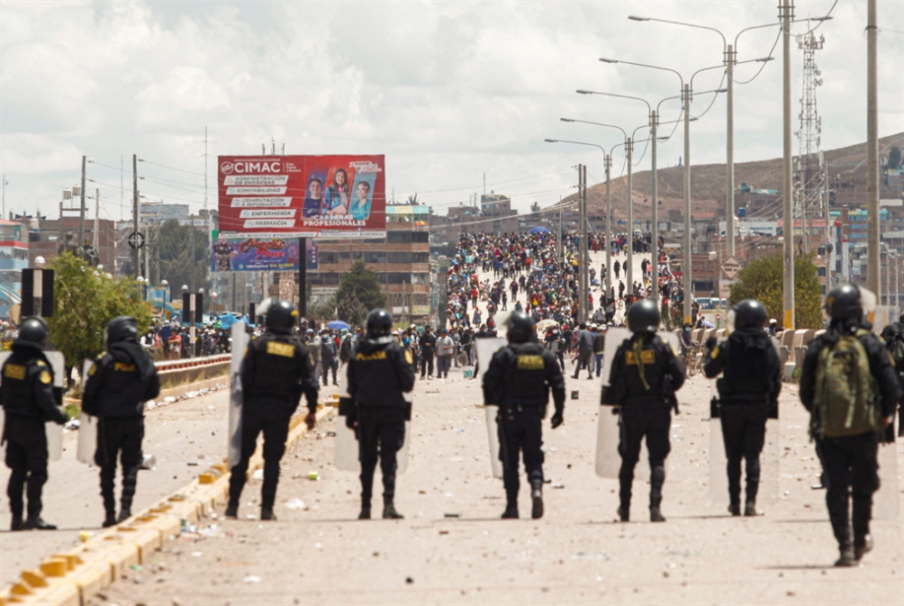 تجدّد التظاهرات ضد «الانقلاب الناعم» في البيرو... والشرطة تحكم قبضتها
