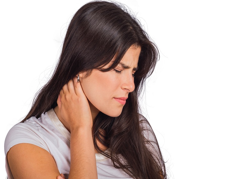 أعراض ديسك الرقبة مؤلمة.. وتتطلب العناية الطبية
