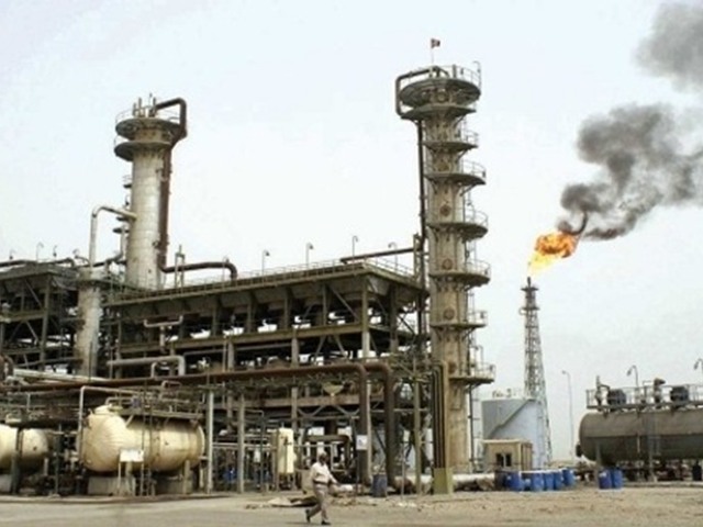 بوادر التغييرات الكبيرة تبدأ بالظهور من وزارة النفط... ماذا يدور داخل البيت السعودي؟
