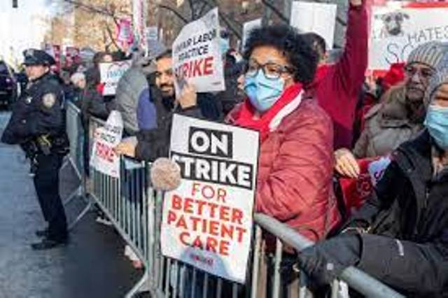 احتجاجاً على سياسات التوظيف.. 7 آلاف ممرض في نيويورك يضربون عن العمل
