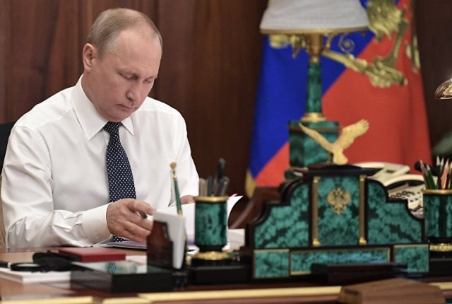 بوتين يمدد حظر استيراد المواد الغذائية من الدول التي فرضت عقوبات ضد روسيا