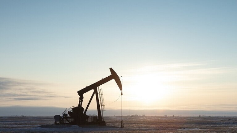 الخزانة الأمريكية تعلن فرض حظر على نقل النفط الروسي
