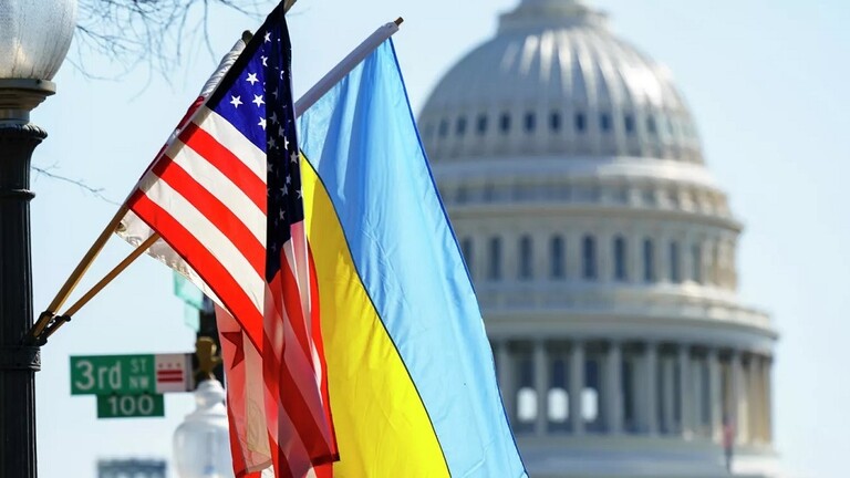 مجلة: الولايات المتحدة يمكن أن تجبر أوكرانيا على التفاوض إذا طال أمد الصراع
