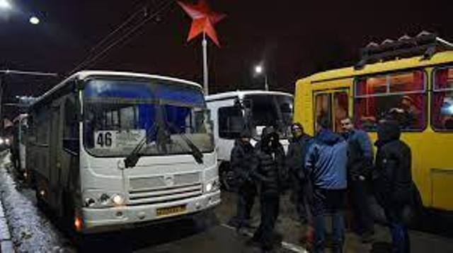 إجلاء أكثر من 25 ألف شخص من جمهوريتي دونباس وأوكرانيا إلى روسيا خلال يوم واحد
