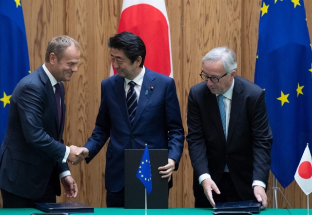 الأوروبيون يحطّون في طوكيو: اتفاق تجارة حرّة... ضدّ «الحمائية»