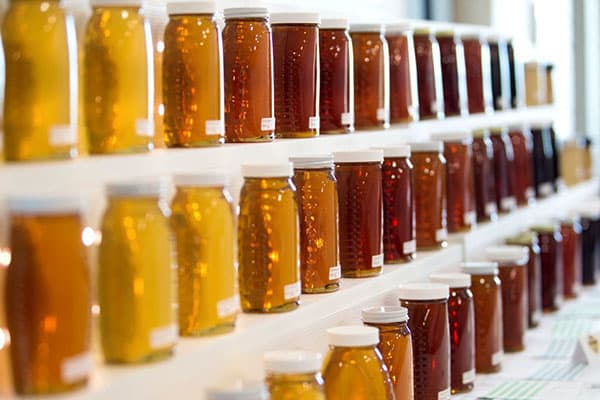 العسل المغشوش يغزو الأسواق و”الأصلي” على الرفوف ينتظر التسويق!
