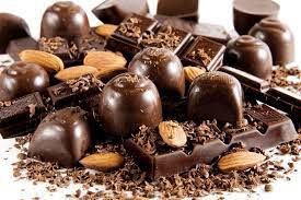 نسبة الإقبال عليها في دمشق تجاوزت الـ50%.. سوريون يستبدلون حلويات العيد بـ”السكاكر والشوكولا”!
