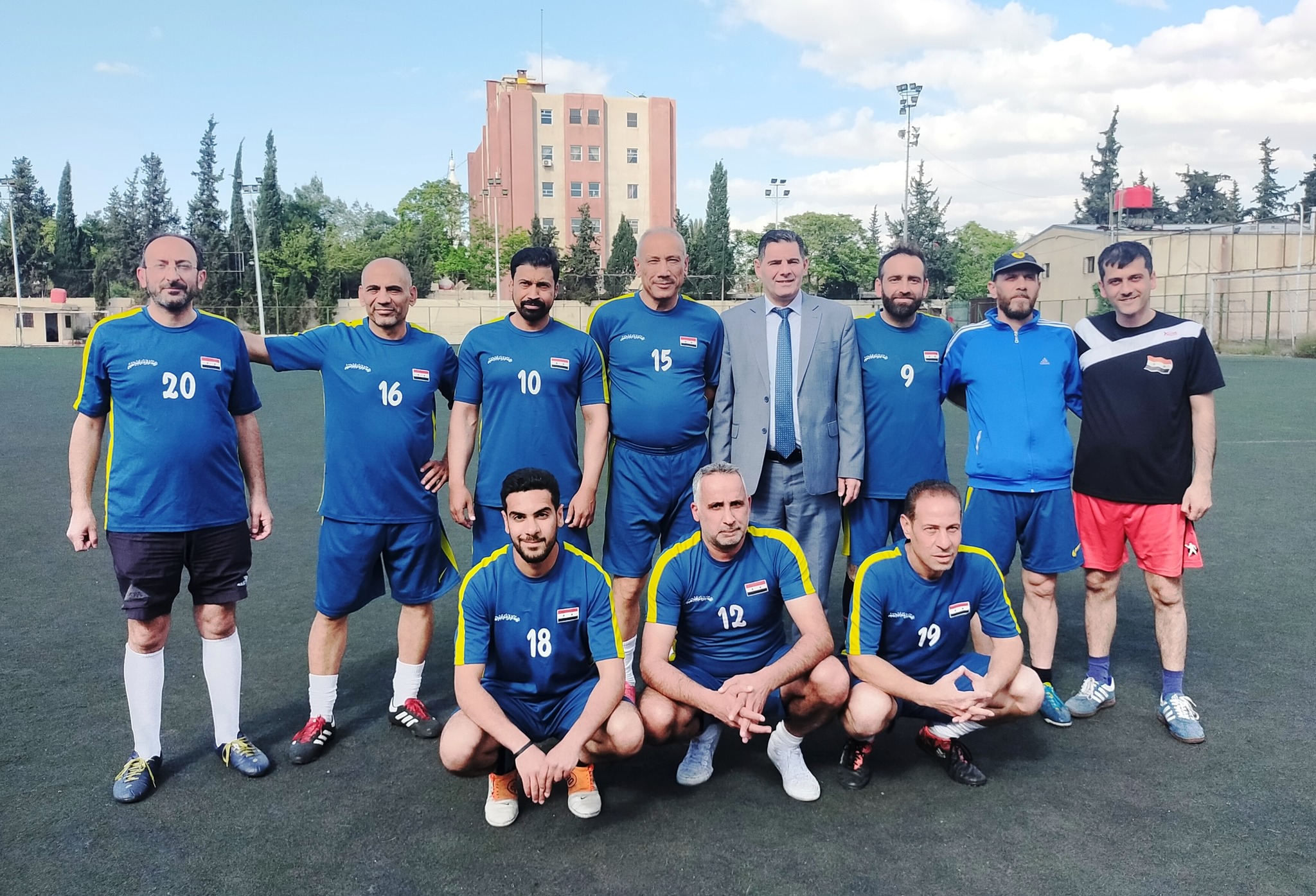 في عيد الشهداء.. لقاء كروي ودي بين المفتشين وقدامى نادي النضال
