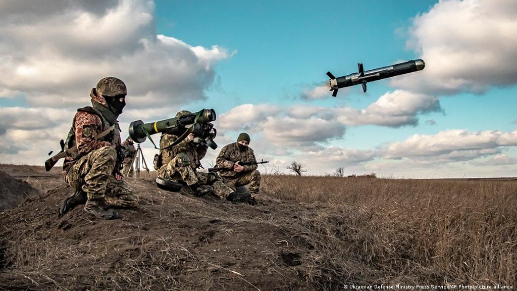 واشنطن تكشف قيمة مساعداتها العسكرية إلى أوكرانيا في عام.. كم بلغت؟
