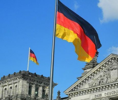 الألمان مستاؤون من تعاطي الحكومة مع قضية اللاجئين